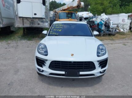 WP1AA2A5XJLB11676 2018 PORSCHE