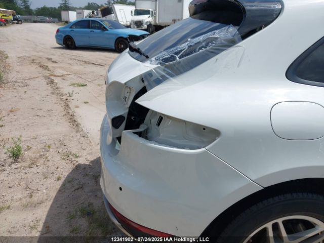 WP1AA2A5XJLB11676 2018 PORSCHE