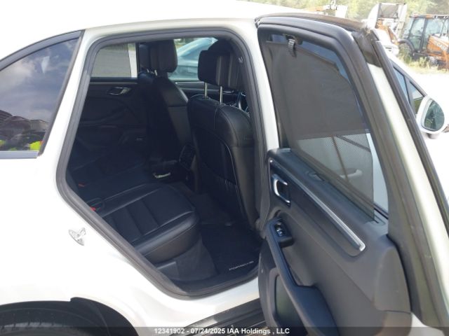WP1AA2A5XJLB11676 2018 PORSCHE