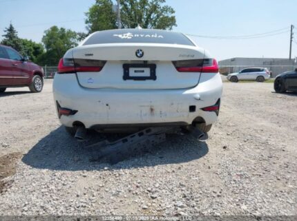 3MW5R7J01L8B11215 2020 BMW