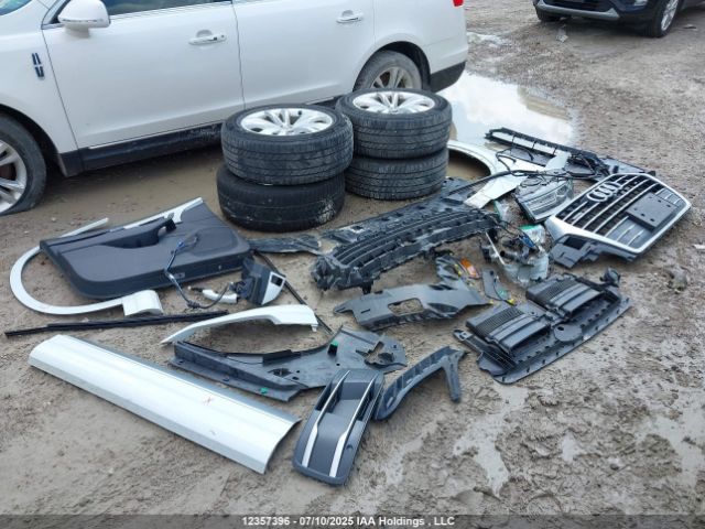 WA1LAAF78KD011256 2019 AUDI