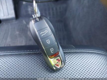 WP1AA2A50MLB07009 2021 PORSCHE