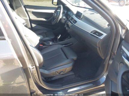 WBXJG9C03M5T26483 2021 BMW