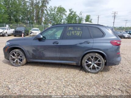 5UXJU4C07M9F05886 2021 BMW
