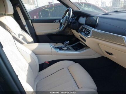 5UXJU4C07M9F05886 2021 BMW