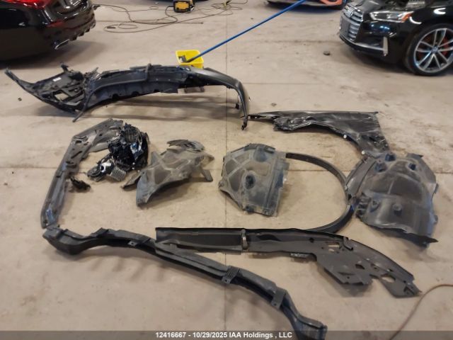 5YM13ET02R9S69900 2024 BMW X5