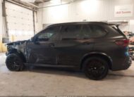5YM13ET02R9S69900 2024 BMW X5