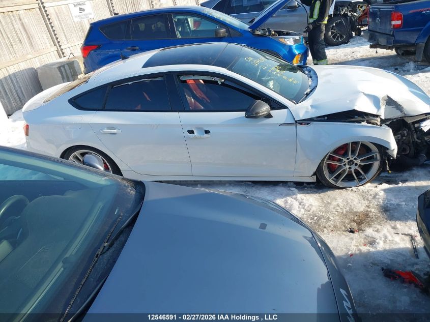 2022AUDIS5|WAUB4CF56NA007583