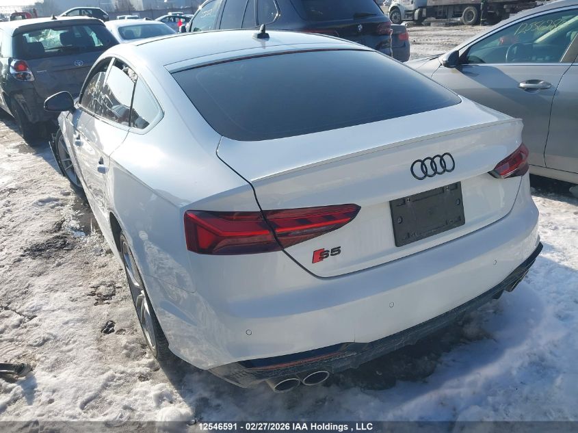 2022AUDIS5|WAUB4CF56NA007583