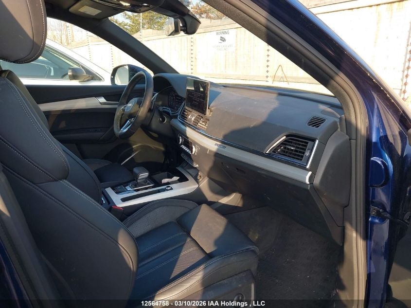 2022AUDIQ5|WA1EAAFY5N2112711